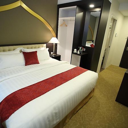 Al Khatiri Hotel Кубанг Кериан Екстериор снимка