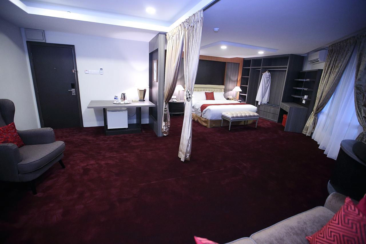 Al Khatiri Hotel Кубанг Кериан Екстериор снимка