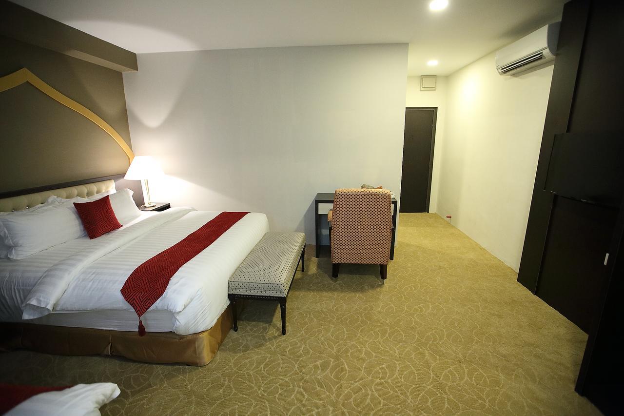 Al Khatiri Hotel Кубанг Кериан Екстериор снимка