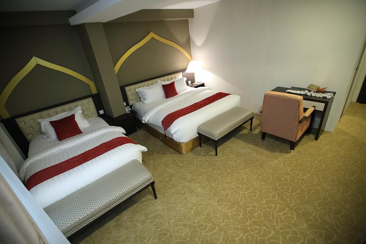 Al Khatiri Hotel Кубанг Кериан Екстериор снимка