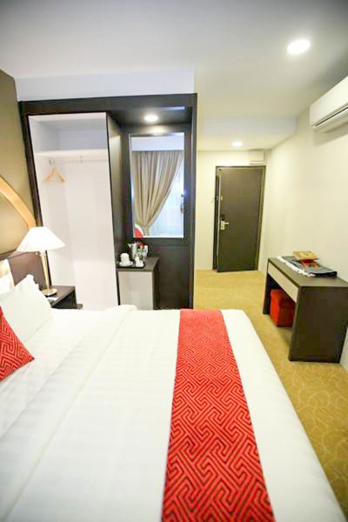 Al Khatiri Hotel Кубанг Кериан Екстериор снимка