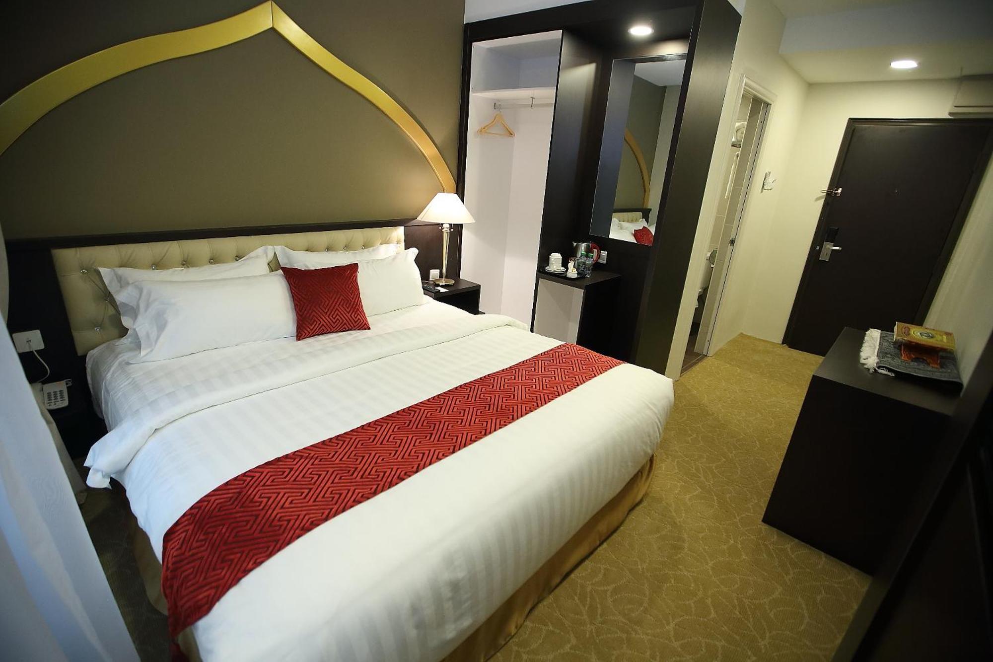 Al Khatiri Hotel Кубанг Кериан Екстериор снимка