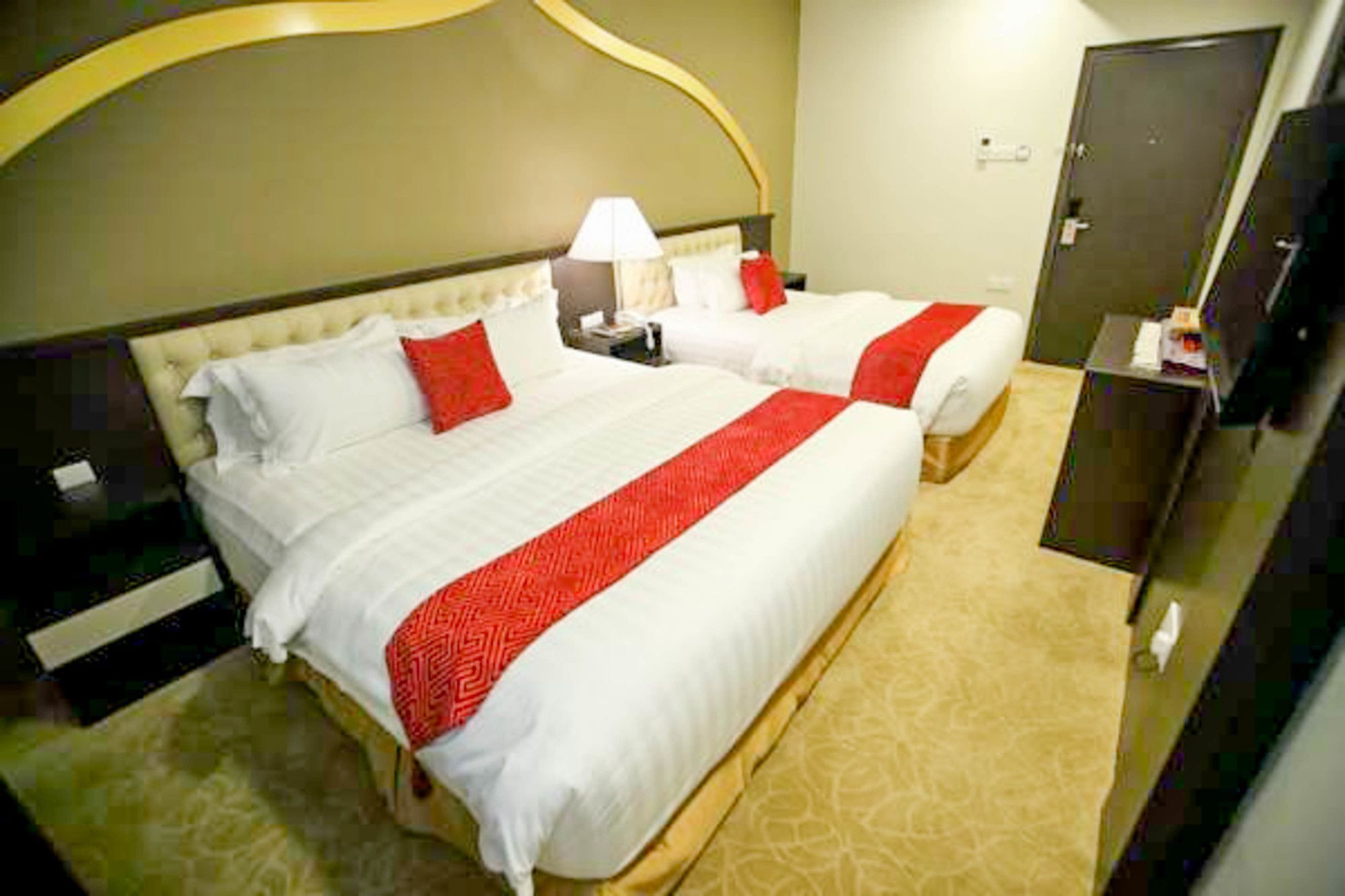 Al Khatiri Hotel Кубанг Кериан Екстериор снимка