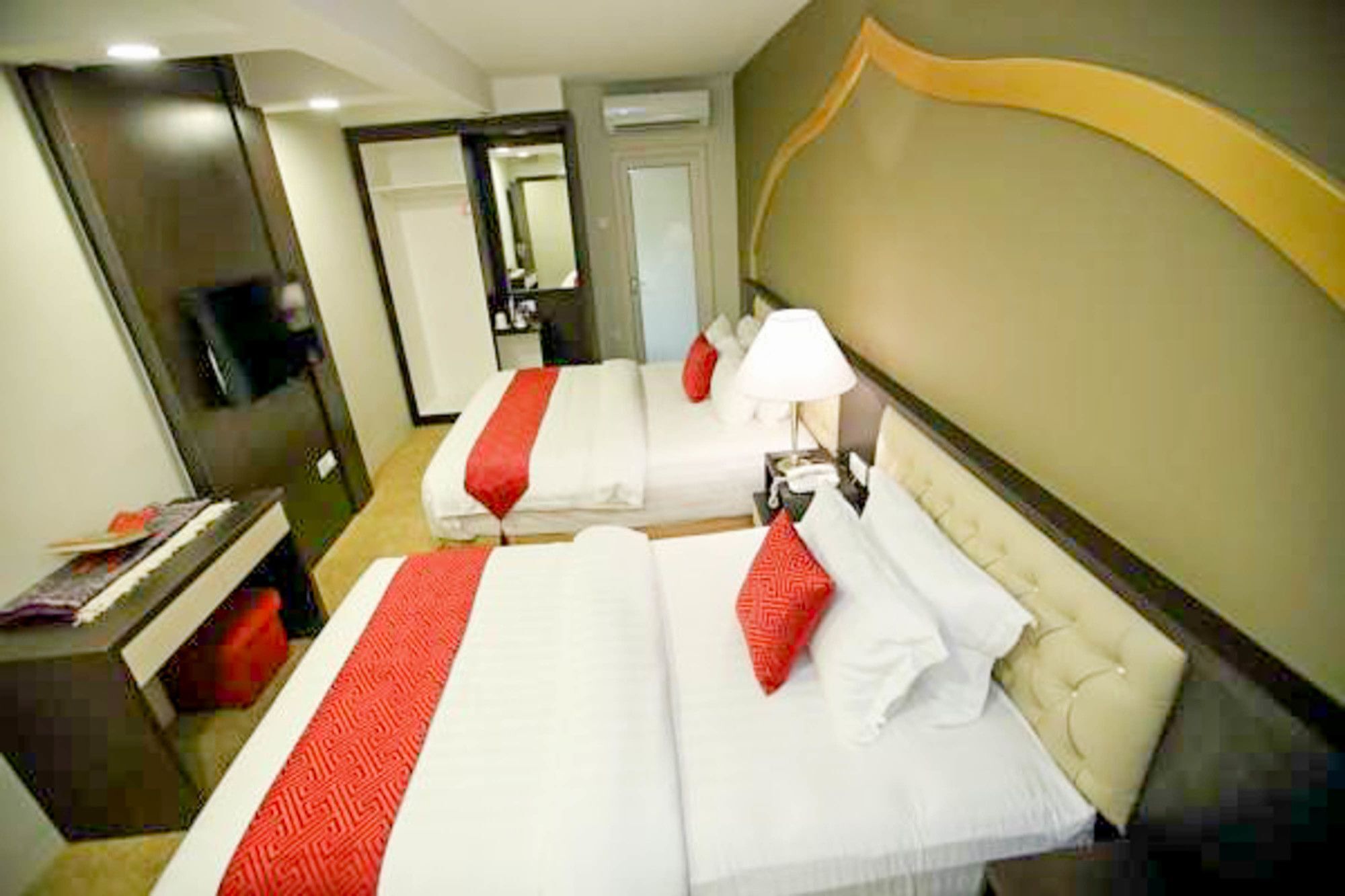 Al Khatiri Hotel Кубанг Кериан Екстериор снимка